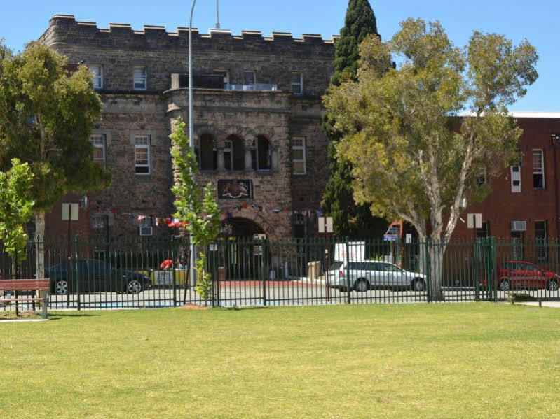Albergue The Old Swan Barracks Perth Exterior foto